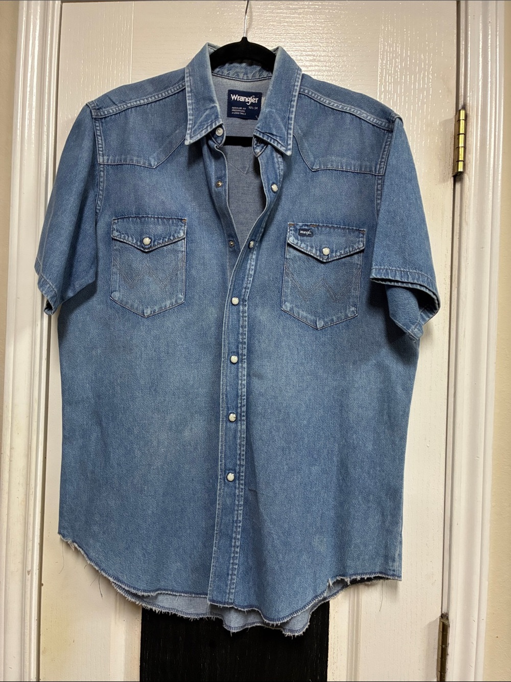 Wrangler Men’s Short-Sleeve Denim Button-Up Shirt - Light Blue